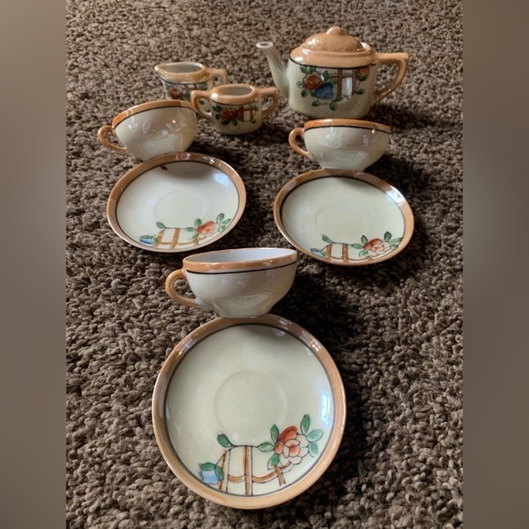Vintage Children's Ceramic Tea Set – Made in Japan - Picture 1 of 6